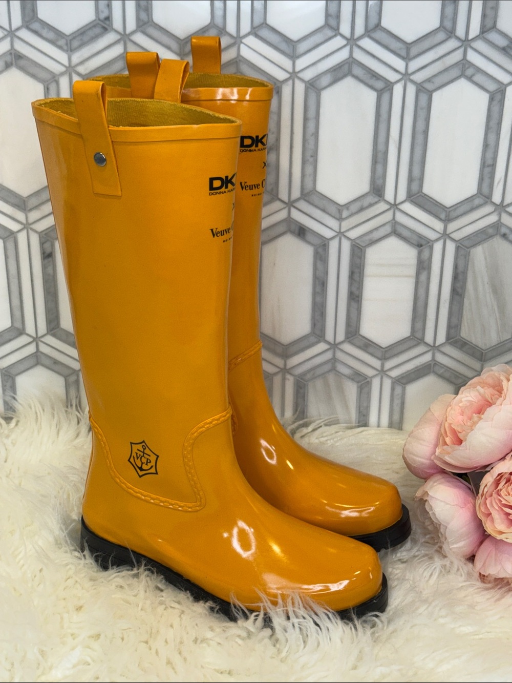 DKNY x Veuve Clicquot Rain Boots Yellow Rubber Women’s 10